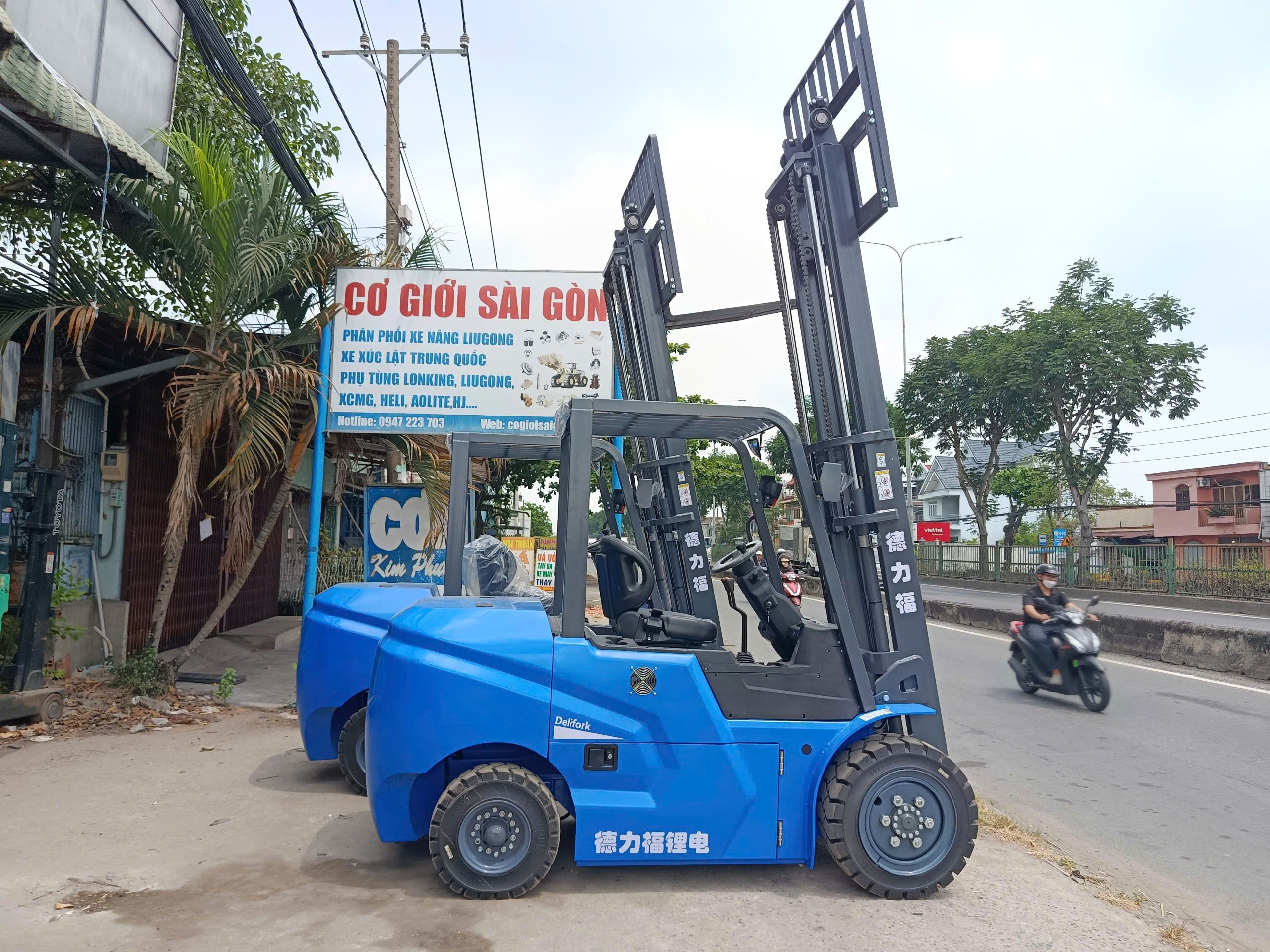 xe nâng điện 3 tấn delifork