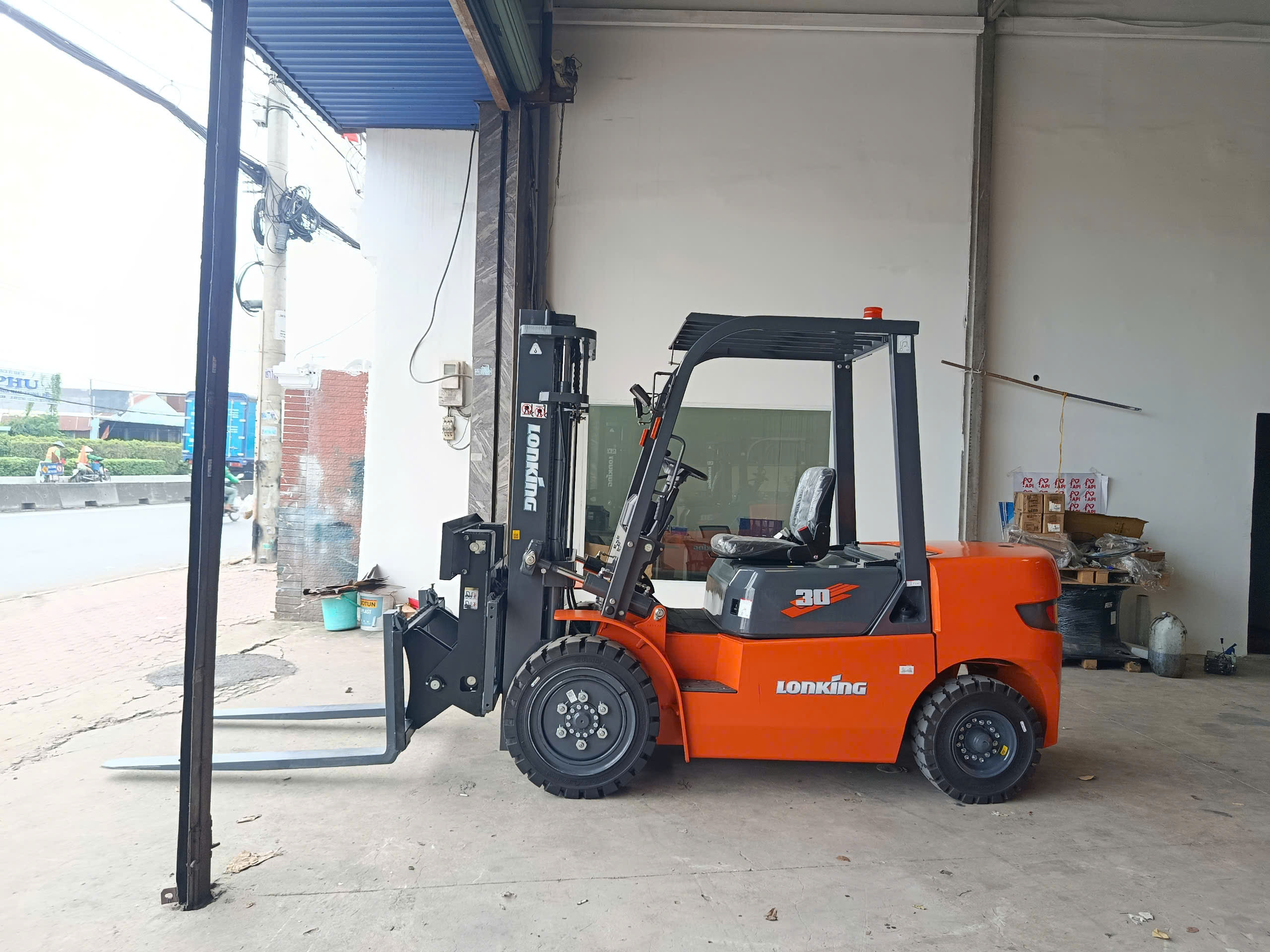 xe nâng 3 tấn