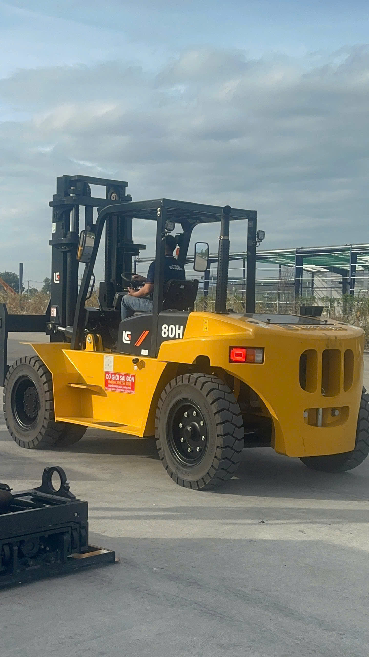 xe nâng liugong clg2080h