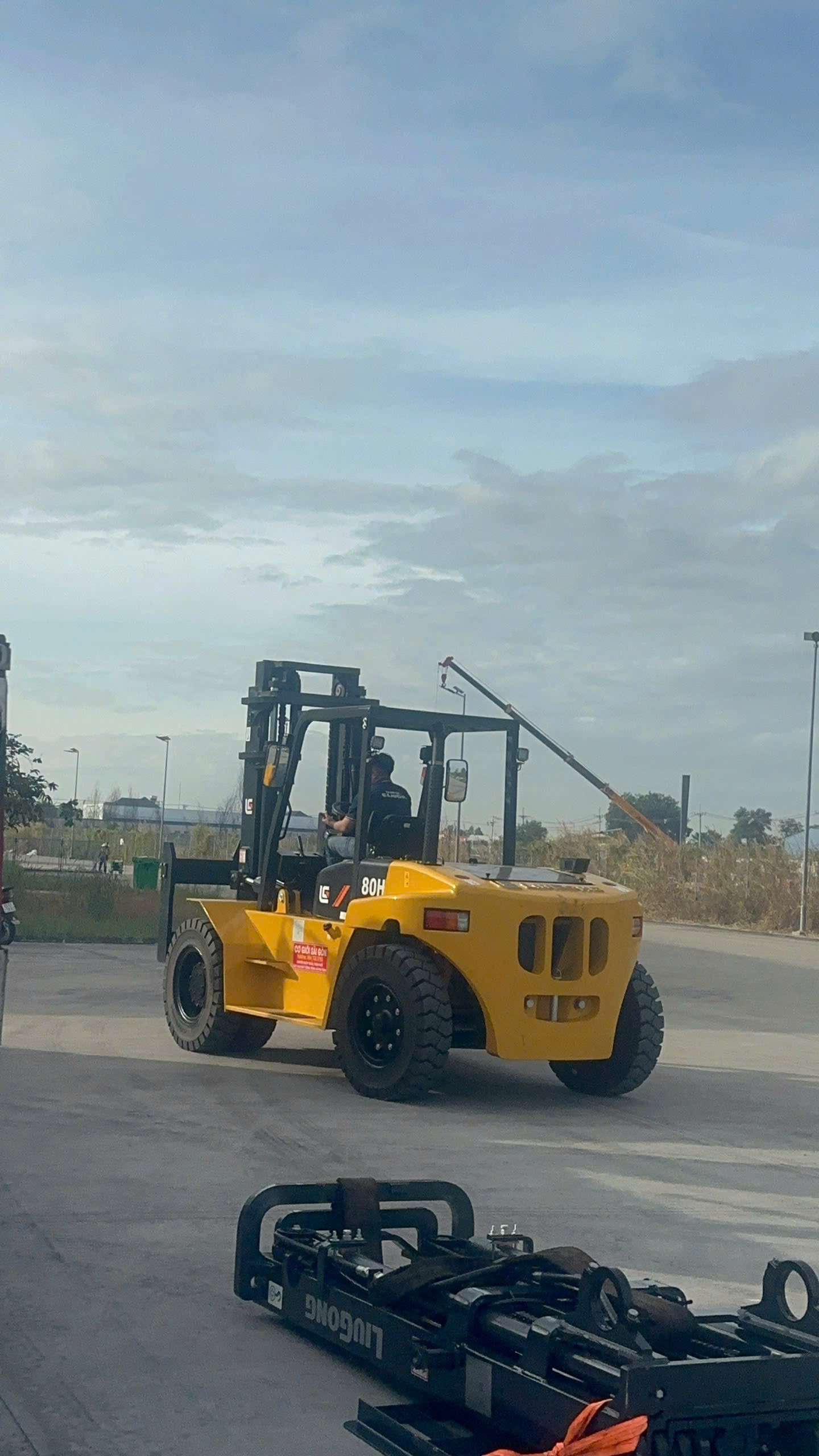 xe nâng liugong 8 tấn