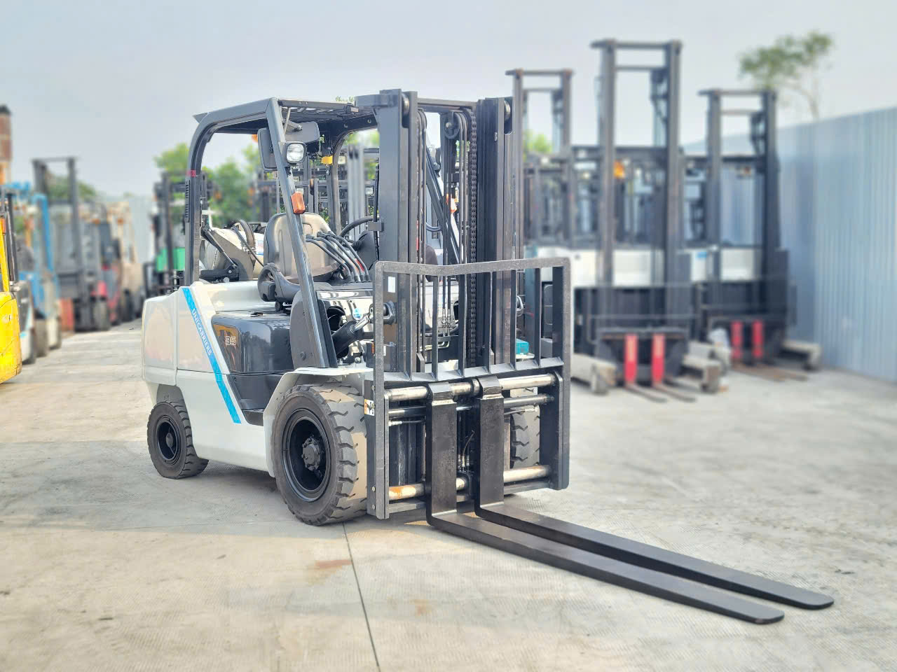 xe nâng 3,5 tấn