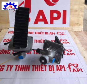 CÓC ĐẠP THẮNG HƠI XE XÚC LẬT