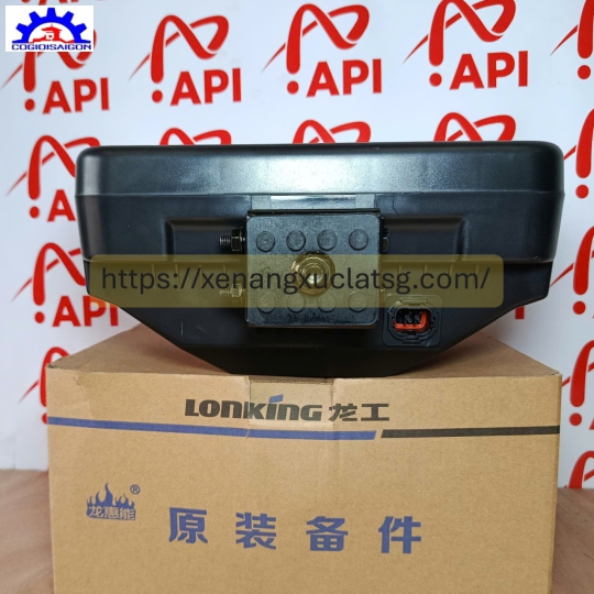 Đèn pha phía trước xe xúc lật