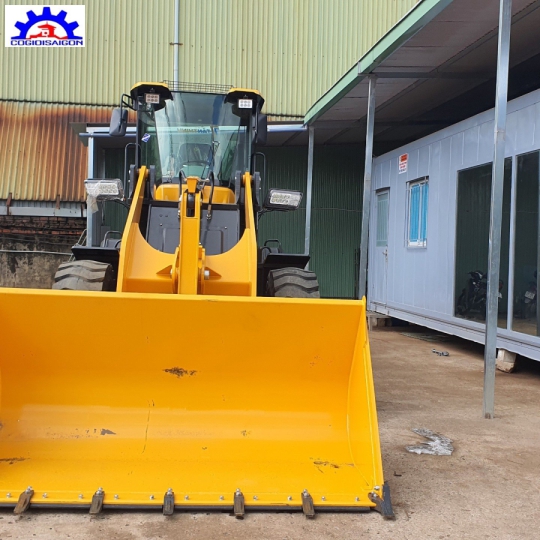Đại Lí Chuyên Xúc Lật Gầu Nông Sản Gầu 2 khối Tại Tp. Hồ Chí Minh 