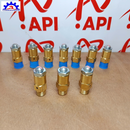 Van an toàn bình hơi xe xúc lật