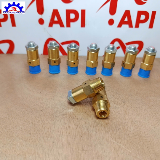 Van an toàn bình hơi xe xúc lật