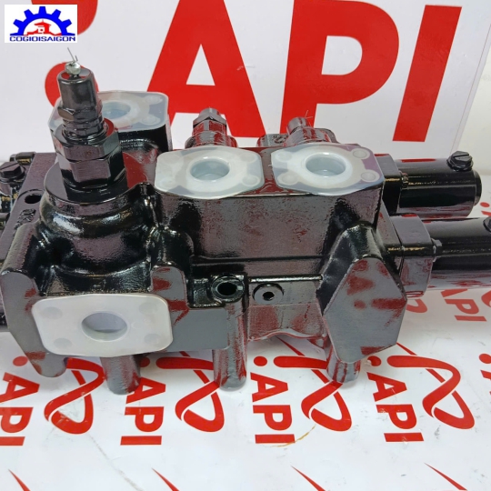 Van phân phối Lonking ZL50NC
