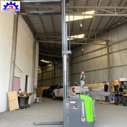 Xe nâng điện đứng lái 2 tấn Liugong - Pallet Stacker