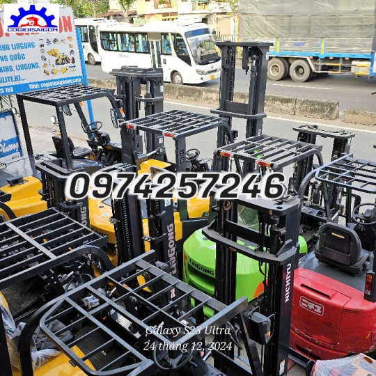 Giá Xe Nâng Điện Bình Lithium 3 Tấn  Tại Tp. HCM