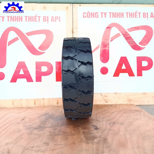 Vỏ xe nâng 18x7-8