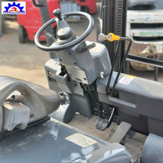 Xe Nâng Điện TCM 2,5Tấn- Đời 2011