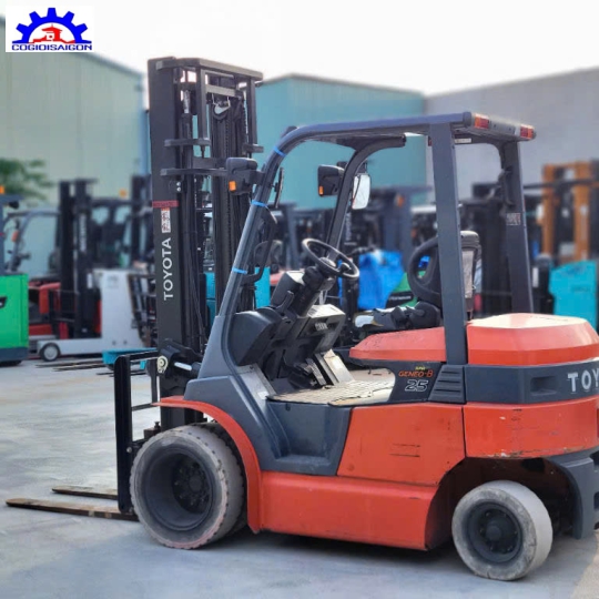 Xe Nâng ĐiệnTOYOTA 2 Tấn 5  Đời 2014 Khung Cao 4M